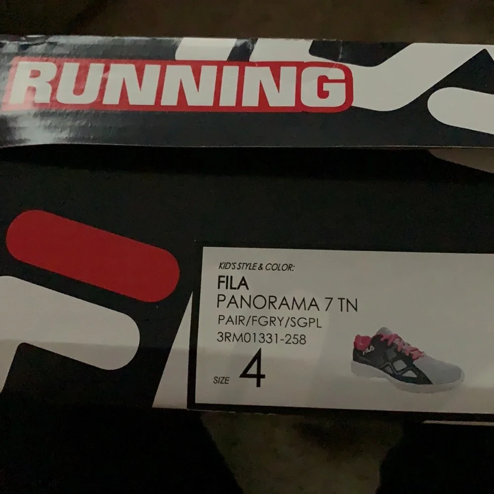 Fila 🌟Host Pick🌟 NWT size 4 youth running-  pink/gray - Picture 6 of 6